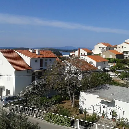 Laura Hvar Town