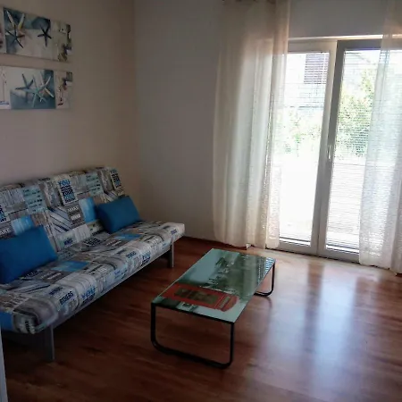 Apartment Laura Hvar Town
